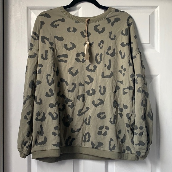easel | Tops | Olive Green Leopard 
